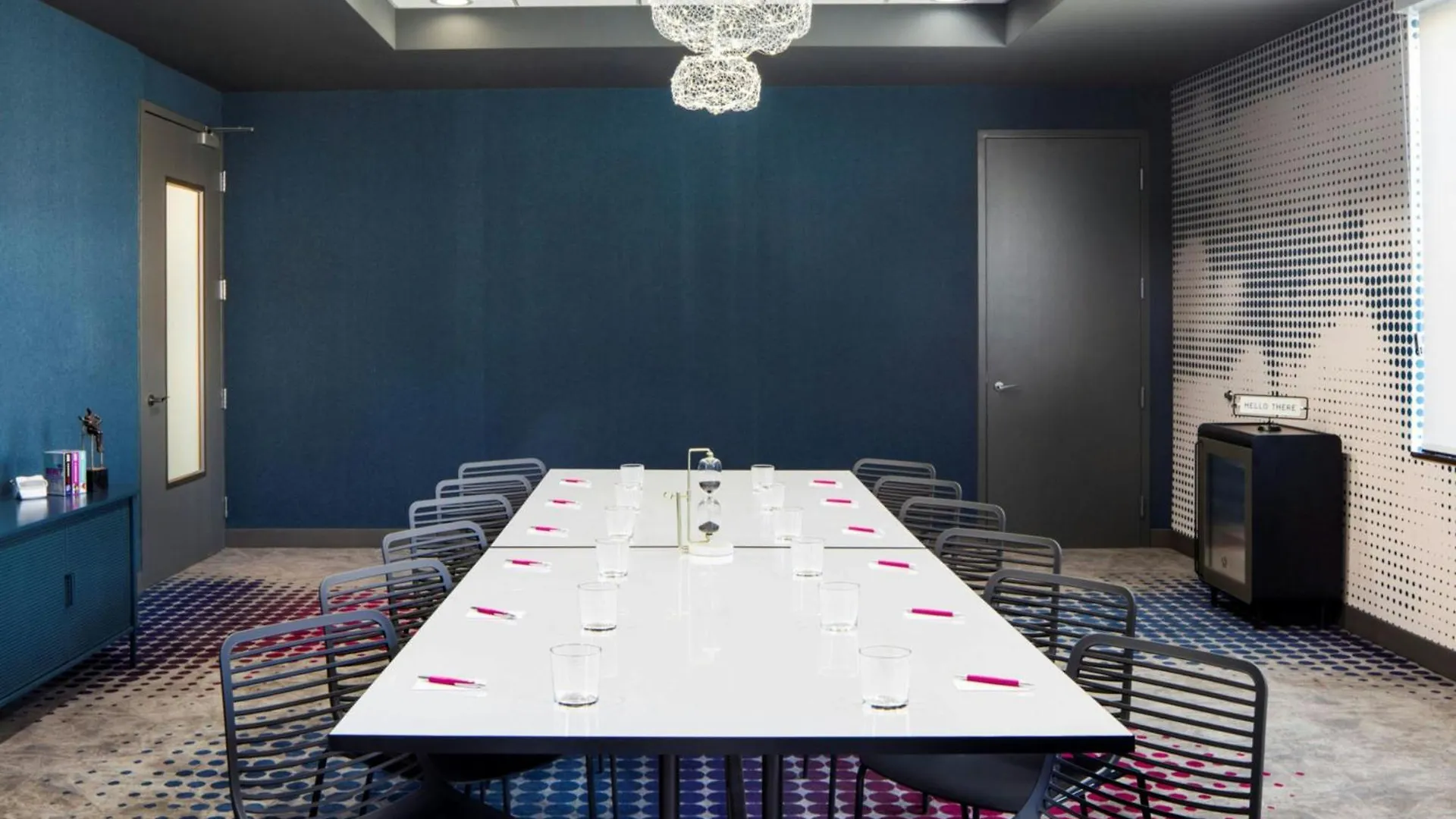 Aloft Phoenix Airport 3*,