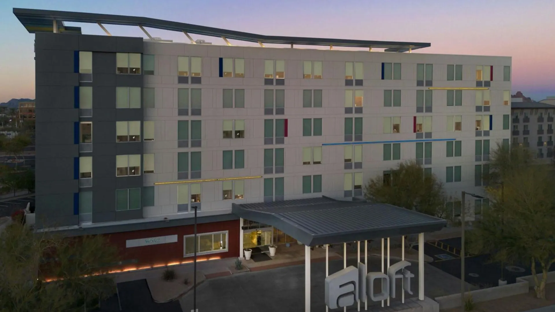 Aloft Phoenix Airport 3*,