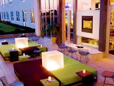 Aloft Phoenix Airport Hotel